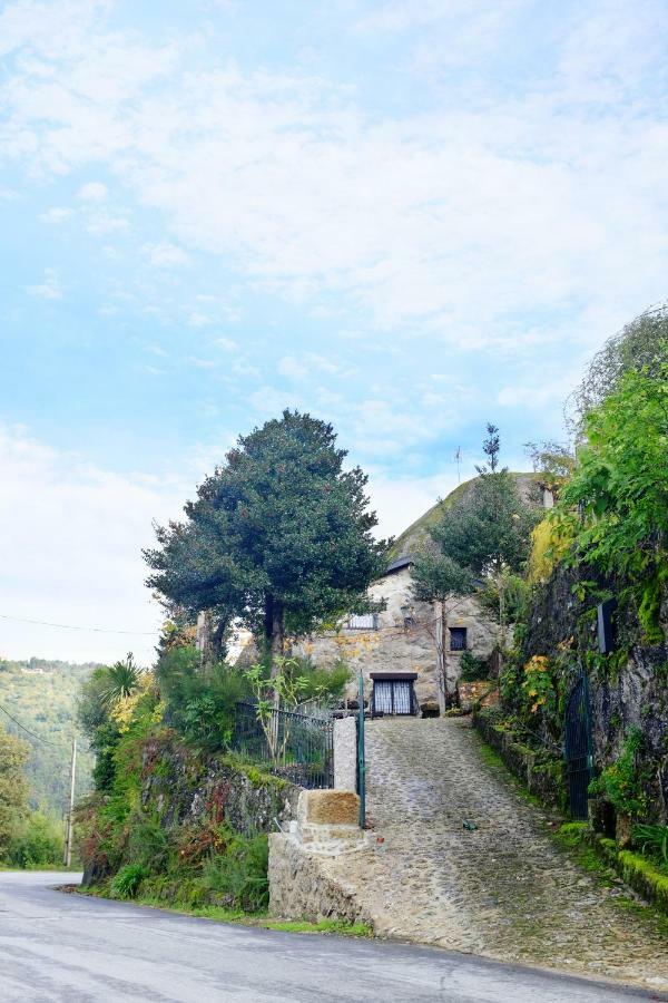 テーラス・デ・ボウロ Casa Do Penedo Geresヴィラ エクステリア 写真